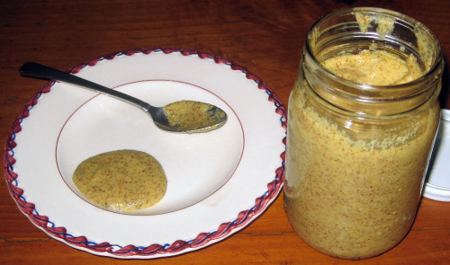 Csípős-mézes-fűszeres házi mustár